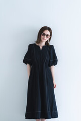 Naklejka premium 夏ファッションの女性