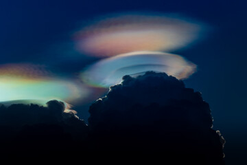 Natural phenomenon, The sky where the light is refracted in the evening.