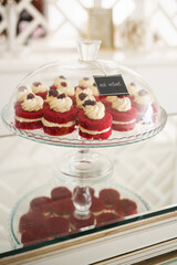 big plate with red velvet cakes
