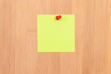 Yellow Sticky Note Pinned to the Wooden Message Board. To Do List Reminder in Office. Blank Memo Sticker at Work - Template. Empty Checklist - Mockup