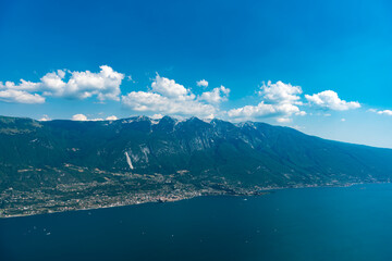 Fototapeta na wymiar Panoramablick auf die Berge (Alpen)