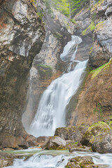 Randonnée au Parc national d'Ordesa avec ses cascades , Espagne
