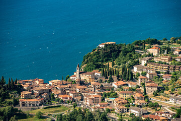 Malerische italienische Kleinstadt am Ufer des Gardasees.