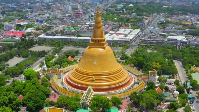 Wat Phra Pathom Chedi Ratchaworamahawihan or Wat Phra Pathommachedi Ratcha Wora Maha Wihan, in Nakhon Pathom, Thailand