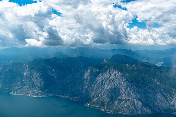 Panoramablick auf die Berge (Alpen)