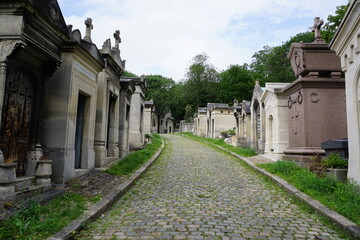 Obraz premium path père lachaise