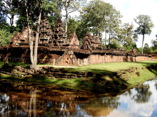 Fototapeta na wymiar Amazing view of Angkor Wat is a temple complex in Cambodia 