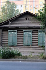 Fototapeta na wymiar Old wooden house in Ryazan. Wooden architecture
