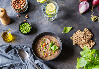 Toscana soup with its basic ingredients