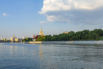 Fototapeta premium Building of the Hotel Ukraine on the bank of the Moskva River. Stalinist Empire style. Built in 1957. Moscow, Russia