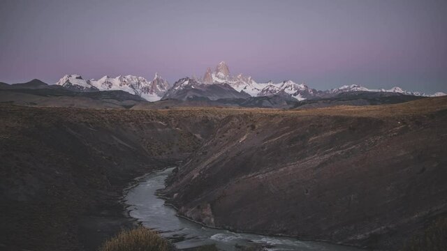 Amanecer Cerro Fitz Roy, El chalten, Patagonia Argentina 