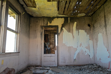 Fototapeta na wymiar The interior room of an abandoned farmhouse in southeastern Washington, USA