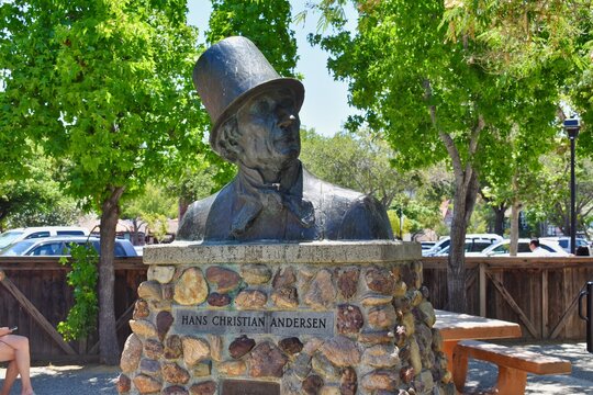 Hans Christian Andersen statue at Solvang park in Solvang, CA. Famous sculpture in Solvang California.