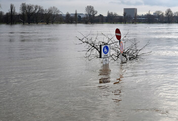 Extreme weather: Flooded pedestrian zone in Cologne, Germany
