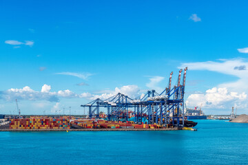 Freight port in Freeport City, Bahamas - obrazy, fototapety, plakaty