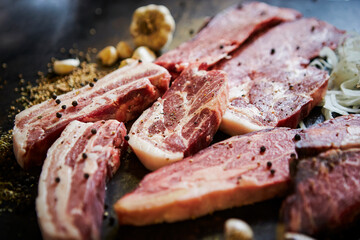 Aged beef and pork and various vegetables 