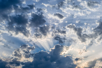 Wolkenstimmung am Abendhimmel, Bayern, Deutschland