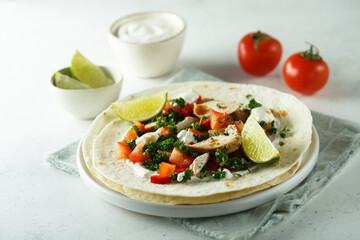 Flatbread with chicken and vegetables
