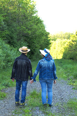 prendre le même chemin