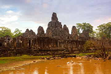 Fototapeta na wymiar Bayon Castle is a stone castle of the Khmer Empire. Located in the center of Angkor Thom