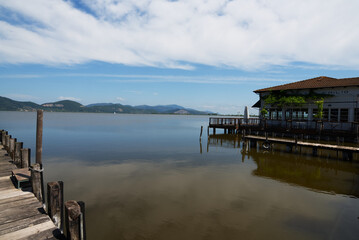Vista del lago Puccini, torre Puccini, Toscana, Italy