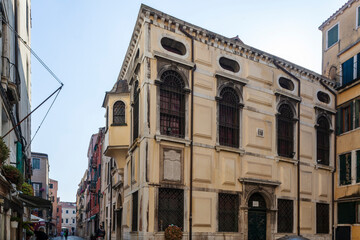 Fototapeta na wymiar Venezia. Esterno della Sinagoga della Scola Spagnola