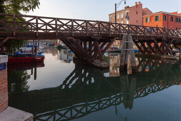 Venezia. Ponte novo de Santa Marta sul Rio de l' Arzere.