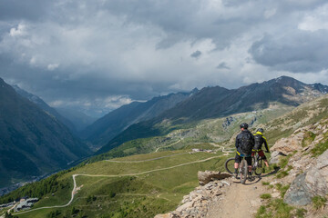 Fototapeta na wymiar Biken Zermatt