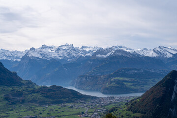 Fototapeta premium Blick vom Sattel in Richtung Schwyz
