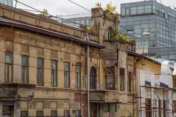 Fototapeta na wymiar Old classic façade in summer