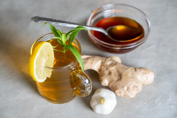 Mixtures of honey, ginger and garlic that are useful in the cold and refreshing for the body