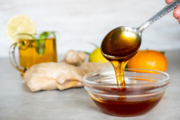 Mixtures of honey, ginger and garlic that are useful in the cold and refreshing for the body