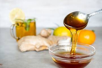 Mixtures of honey, ginger and garlic that are useful in the cold and refreshing for the body