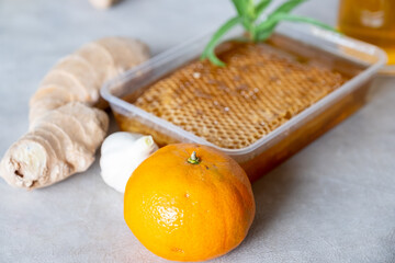 Mixtures of honey, ginger and garlic that are useful in the cold and refreshing for the body