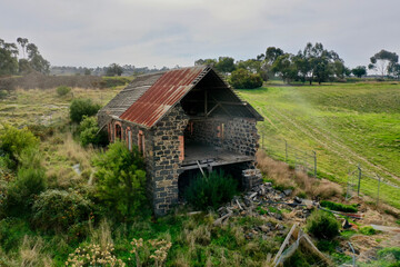 Fototapeta na wymiar old house