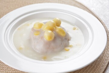 chinese teo chew hot yam taro sweet paste with ginkgo nut pumpkin in coconut creamy milk sauce...