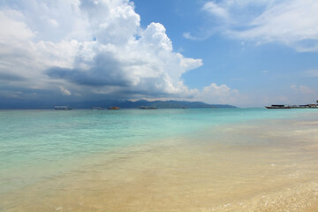 Fototapeta na wymiar Beautiful coastline at tropical Gili Trawangan in Indonesia