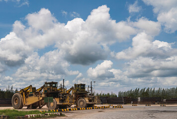 The slab harrier is a machine used to transport workpieces into the steelmaking process.