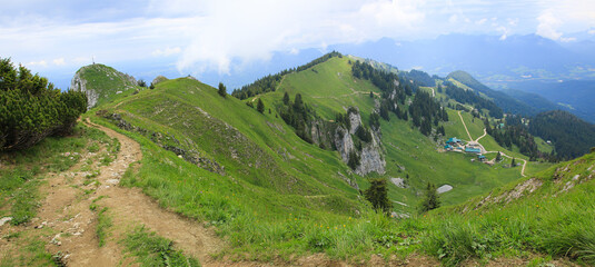 hiking route from Brauneck to Latschenkopf summit, at mountain ridge