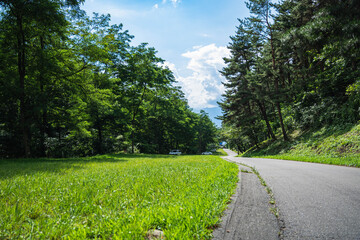 松本市　牛伏寺川沿いの道