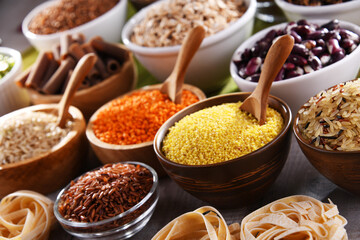 Composition with different kinds of dry food products