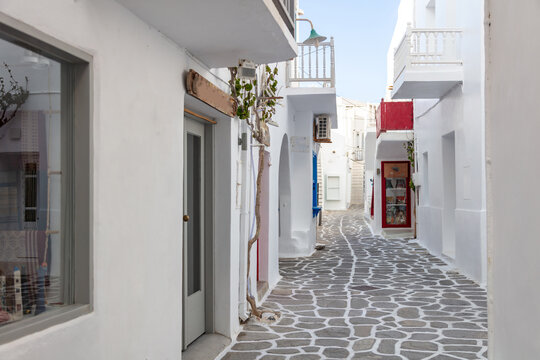 Paros island, Greece. Whitewashed buildings, narrow cobblestone streets © Rawf8