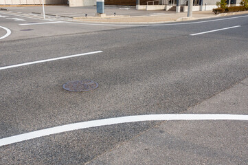 日本で撮影した信号機の無い交差点の写真