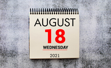 Obraz premium Save the Date written on a calendar - August 18