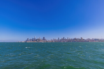 Fototapeta premium Sunny view of the San Francisco skyline from Alcatraz island
