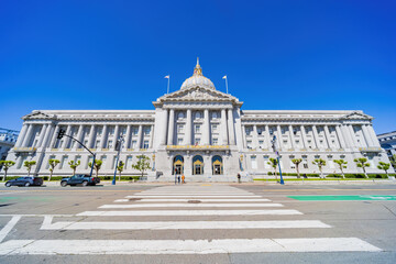 Fototapeta premium Sunny view of the San Francisco City Hall