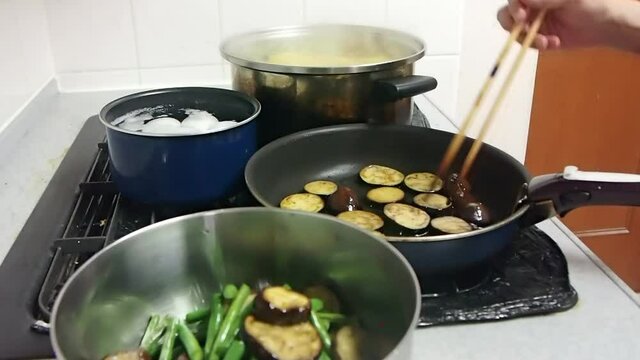 調理　茄子といんげんの揚げ焼き