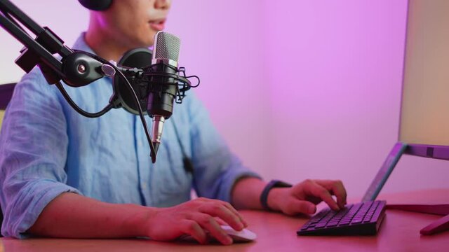 コメントを読む動画配信者　youtuber