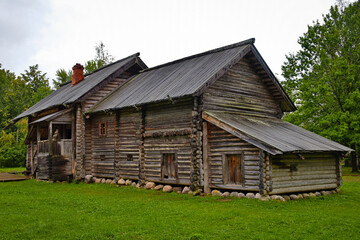Fototapeta na wymiar Terem wooden house in Vitoslavlitsy Museum