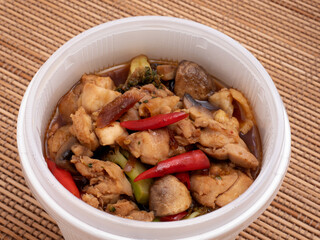 タイ料理　鶏肉のオイスターソース炒め弁当